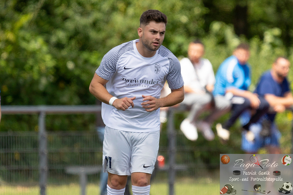 Testspiel: Spvgg. 03 Fechenheim - Türk Gücü Friedberg, 13.07.2024 | Felix Casalino (Spvgg. 03 Fechenheim #11), Portrait / Porträt, Freisteller, Spvgg. 03 Fechenheim - Türk Gücü Friedberg, Frankfurt am Main, Sportanlage Birsteiner Straße, 13.7.2024 - Realisiert mit Pictrs.com