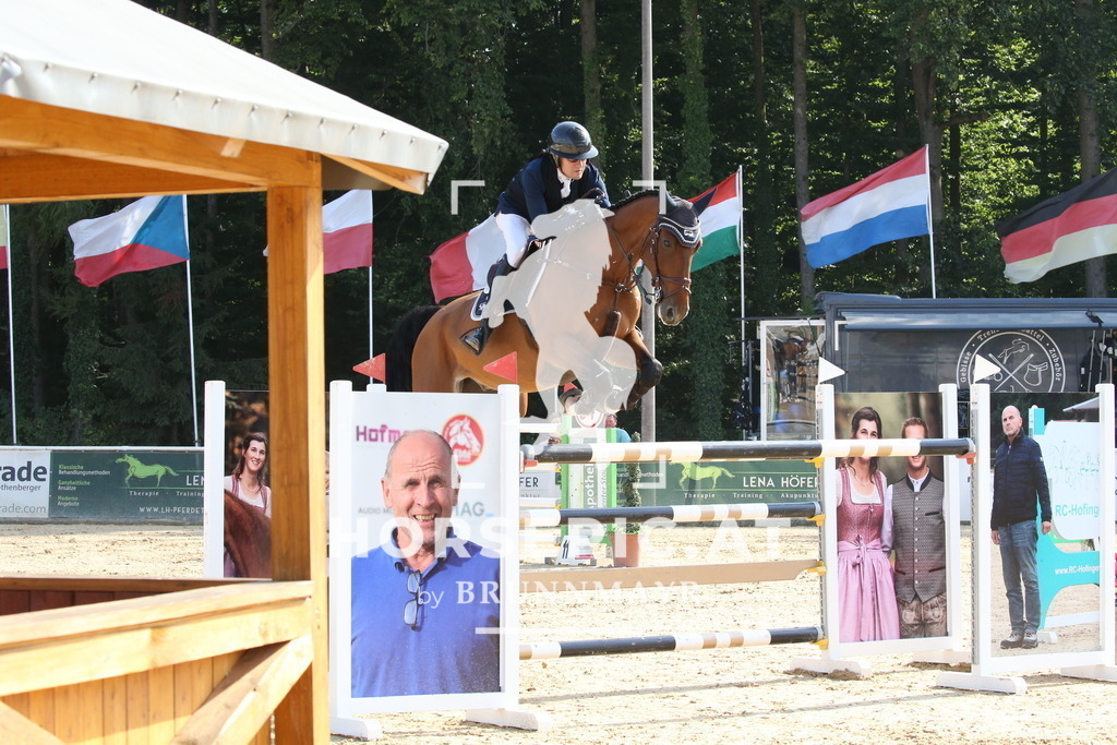 DL2Q8716 | Willkommen bei Brunnmayr - Design & Fotografie – Ihrem Spezialisten für Reitturniere und Pferdeveranstaltungen in Oberösterreich, Salzburg und Bayern! Seit über 17 Jahren sind wir leidenschaftlich dabei.