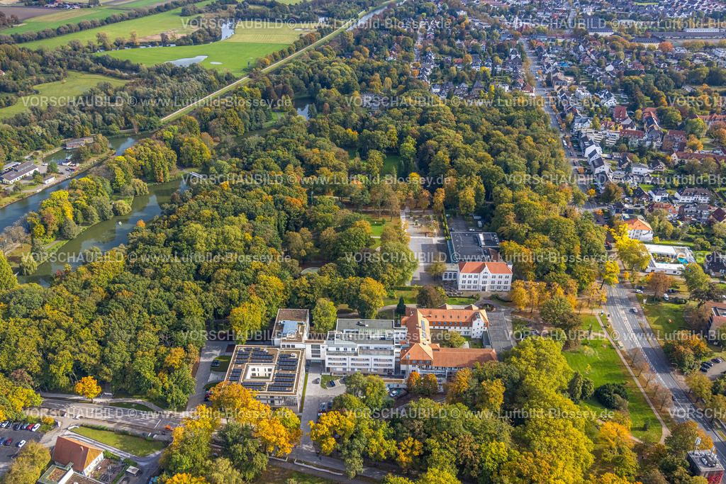 Hamm241015358 | Luftbild, Kurhaus Bad Hamm und Kurpark, MVZ Prof. Dr. Uhlenbrock und Partner - Standort Hamm Kurpark, Klinik für Manuelle Therapie, herbstliche Bäume, Uentrop, Hamm, Ruhrgebiet, Nordrhein-Westfalen, Deutschland