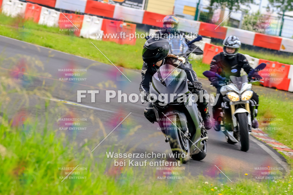 VBK-6845 | Hier findet Ihr Bilder von Touristenfahrten auf der Nürburgring Nordschleife oder von anderen Veranstaltungen die ich besucht habe. Viel Spass beim Durch Schauen 