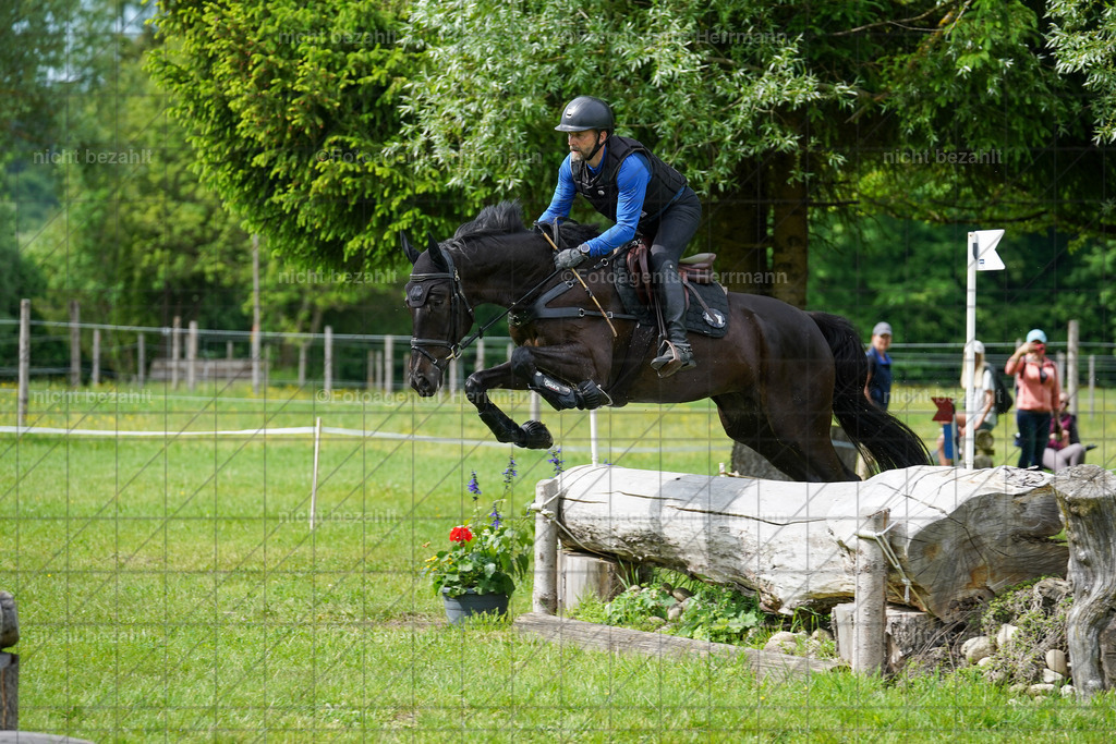 20240518-FAH03970 | Turnierbilder von Niederseon, Turnierfotografen Bayern, Fotoagentur Herrmann, Geländebilder, Reitsportfotografie