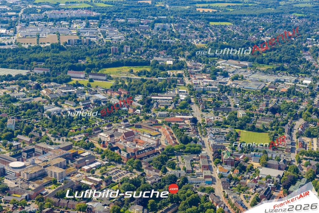 Vs Google Maps Neumünster - Die Luftaufnahme wurde 2025 vom UL-Flugzeug heraus erstellt ( keine Drohnenaufnahme ) - Hochauflösende Luftaufnahme - für Wandbilder und großformatige Ausdrucke geeignet. Das besondere Geschenk!Hier alle&nbsp;Infos zur Lizenzierung der LuftaufnahmeWir fliegen auch dieses Jahr wieder in Ihre Region um Luftbilder zu erstellen.- Luftbild anfragen