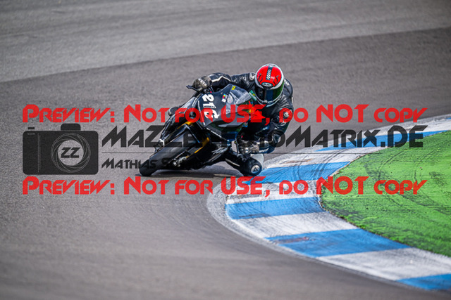 MaZZes_FotoMatrix_230410_3129 | WEISS