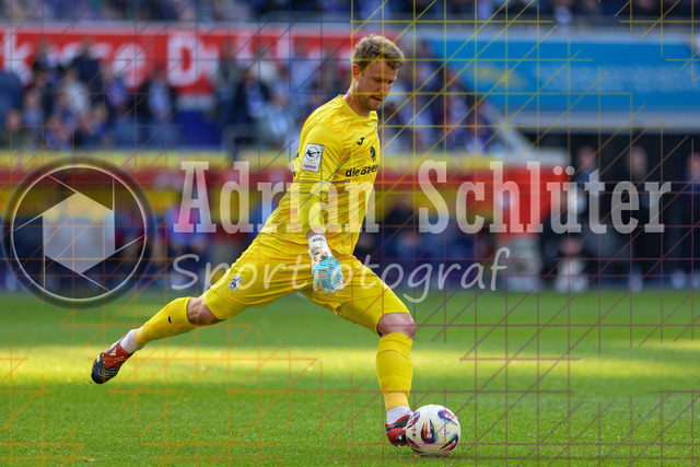 22.03.2026, GER, Fussball, Herren, 3. Liga, Saison 2025/2026, MSV Duisburg - 1860 München | Thomas Dähne (1860 München) in Aktion am Ball, Einzelaktion 
