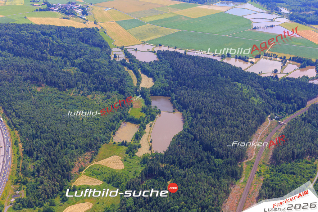 Die Luftaufnahme Oberteich - Mitterteich wurde vom UL-Flugzeug (keine Drohne) aus fotografiert.Hohe Druck- Auflösung-die Geschenkidee!