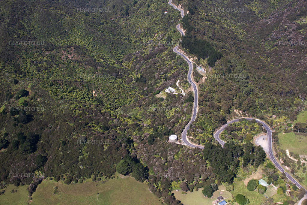 Vue aérienne: Vue de la ville à Coromandel dans le département Waïkato, Nouvelle-Zélande. Photo: IMG_55766.jpg prise le 12/01/2013 par Werner Riehm/FLY-FOTO.euRésolution de l'original: 4343 x 2895 px