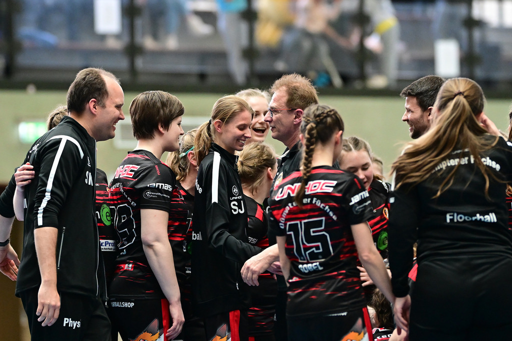 Floorball I Frauen I Saison 2023-2024 I 1. Frauen Floorball-Bundesliga I Playoffs 3. Spieltag I ETV Lady Piranhhas Hamburg - Dümptener Füchse | Der Sportfotograf. - Realisiert mit Pictrs.com