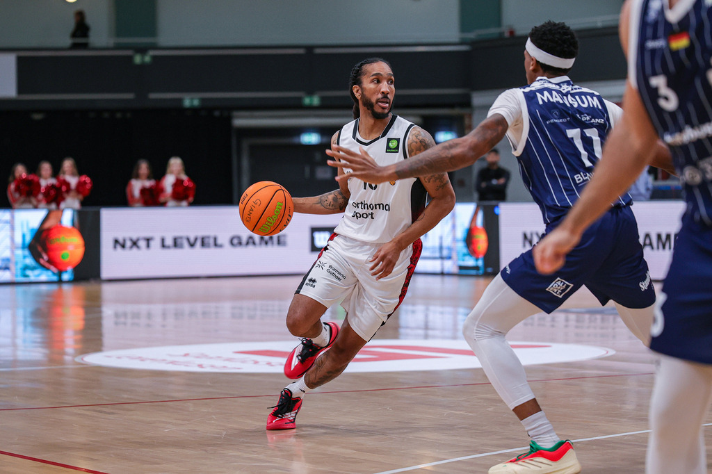 BAYER GIANTS vs VfL Sparkassenstars Bochum-1 | Fotos von Basketballspielen aus dem Raum NRW fotografiert von Gero Mueller-Laschet und Daniel Schaefer - Realized with Pictrs.com
