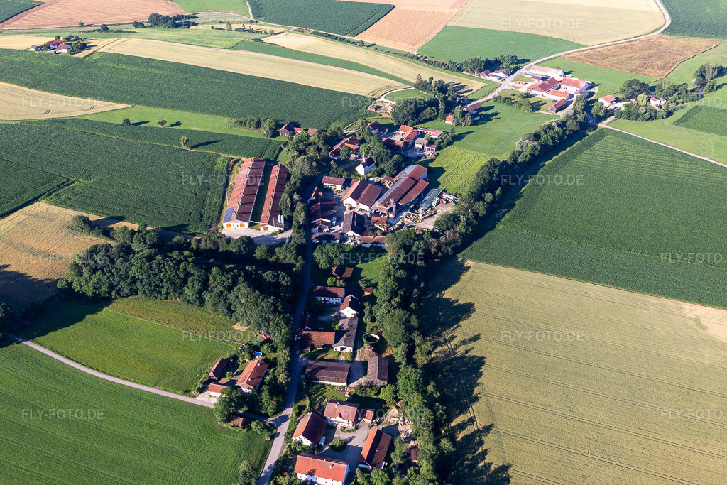 Luftbild: Neuhausen im Ortsteil Neuhausen in Aham im Bundesland Bayern in Deutschland. Foto: IMG_132992.jpg vom 03.07.2022 durch Werner Riehm/FLY-FOTO.deAktuelles & Termine - Gemeinde Aham