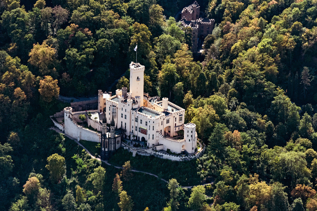 dr__0018699.jpg | KOBLENZ 11.09.2018 Burganlage der Veste Stolzenfels am Schlossweg in Koblenz im Bundesland Rheinland-Pfalz, Deutschland. Weiterführende Informationen bei: Generaldirektion Kulturelles Erbe Rheinland-Pfalz. // Castle of the fortress Stolzenfels on Schlossweg in Koblenz in the state Rhineland-Palatinate, Germany. Further information at: Generaldirektion Kulturelles Erbe Rheinland-Pfalz. Foto: Daniel Reiter