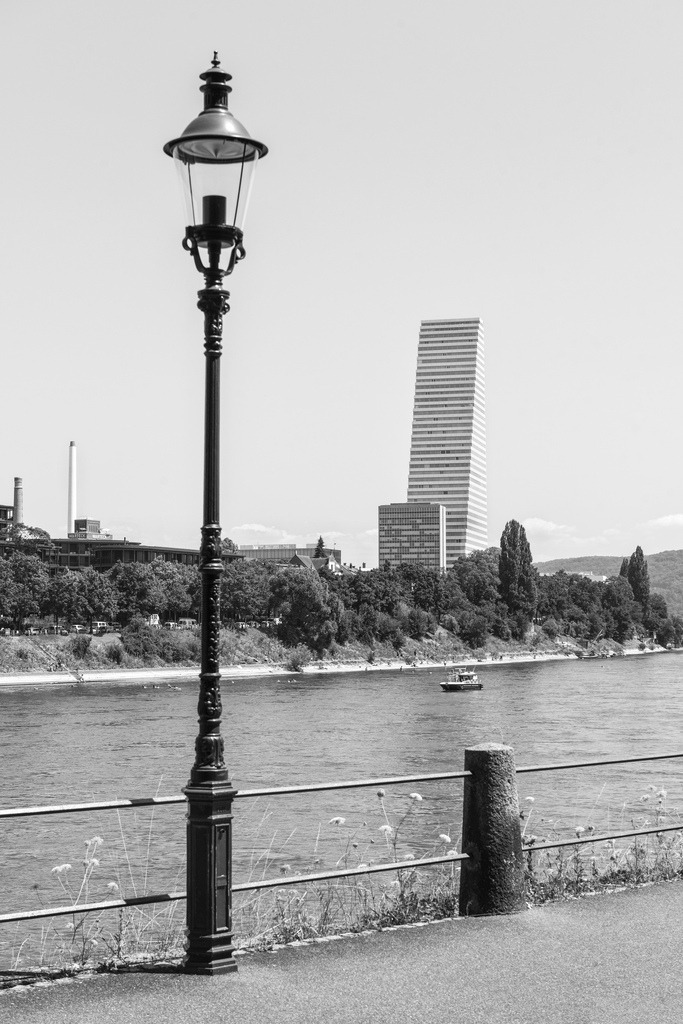Strassenlaterne | Strassenlaterne am Rhein, Basel, Schweiz. - Realisiert mit Pictrs.com