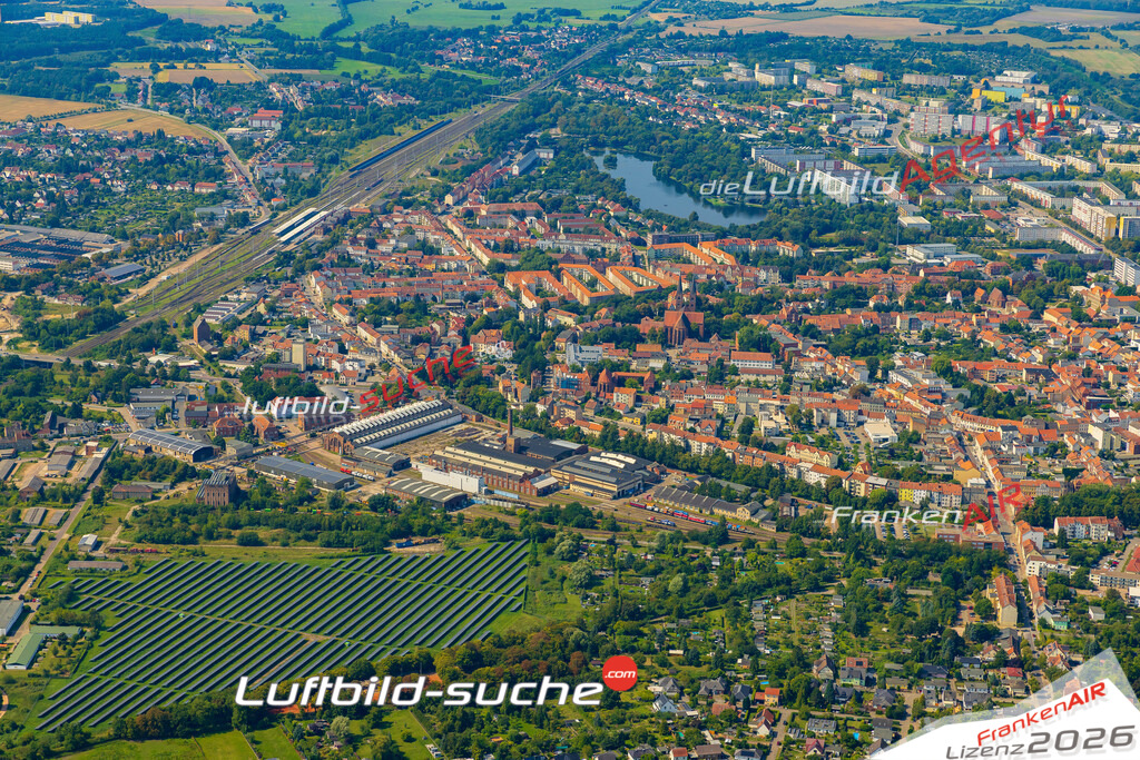 Bild der Stadt Stendal - Die Luftaufnahme wurde 2025 vom UL-Flugzeug heraus erstellt ( keine Drohne ) - Hochauflösende Luftaufnahme - für professionelle Ausdrucke geeignet. Die Geschenkidee !Hier alle&nbsp;Infos zur Lizenzierung der LuftaufnahmeWir fliegen auch dieses Jahr wieder in Ihre Region um Luftbilder zu erstellen.- Luftbild anfragen