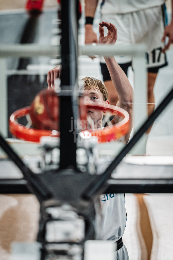Basketball | Männer | Saison 2025/2026 | BKT EuroCup | Veolia Towers Hamburg vs. Bahcesehir College Istanbul | 14.10.2025 | Jared Grey (#8, Veolia Towers Hamburg) beim Freiwurf