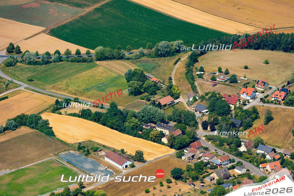Das Luftbild zeigt :  Trappstadt - Die Luftaufnahme wurde 2023 vom UL-Flugzeug aus erstellt ( keine Drohne ) - Hochauflösende Luftaufnahme - Für grossformatige Ausdrucke geeignet. Die Geschenkidee !Mit Lizenz und Bildrechte bestellbar