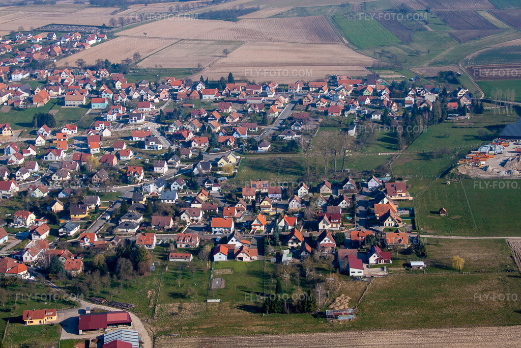 Aerial view: View of the town in Surbourg in the state Bas-Rhin, France.Photo: IMG_62755.jpg taken on 03/09/2014 by Werner Riehm/FLY-FOTO.comResolution of the original: 4752 x 3168 px
