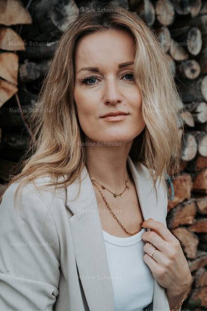 ABC04714 | Nadine Schander – Selbstständige Fotografin & professionelle Visagistin Raum Hohenlohe, Öhringen/ Bretzfeld und Neuenstadt ... Spezialisiert auf individuelle Make-up-Looks und hochwertige Fotografie. Business,- Portrait,- Beautyfotografie..