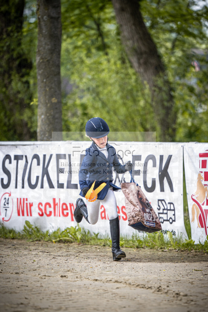 DOS_0005 | Reitturnier Venne - Realisiert mit Pictrs.com