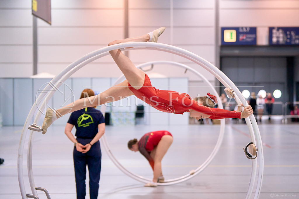 A-DSC05160 | Professionelle Sportfotografie in Hamburg, Schleswig-Holstein und Niedersachsen – spezialisiert auf Rhönrad, Geräteturnen, Leistungsturnen und rhythmische Sportgymnastik. Bundesweite Begleitung von Rhönrad-Events. Jetzt Sport-Fotos - Realisiert mit Pictrs.com