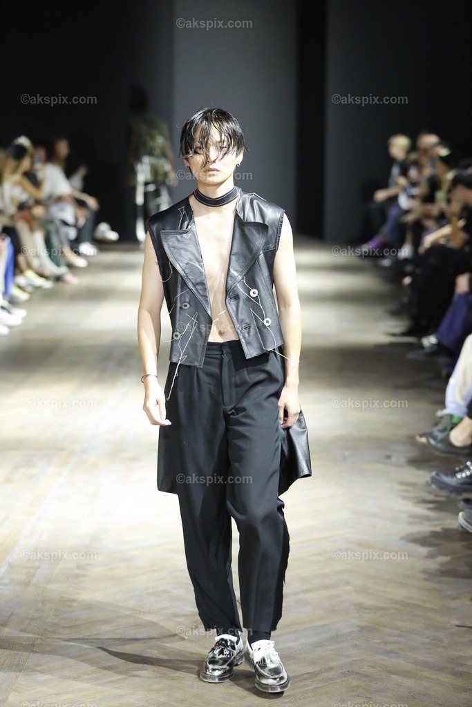 LML Studio auf der  MBFW Spring/Summer 2023 | Mercedes-Benz Fashion Week (MBFW)  Frühling / Sommer 2023 im Hotel Telegraphenamt Berlin in Berlin-Mitte. Die Kollektionen von LML Studio auf der MBFW Spring/Summer 2023. Das Bild zeigt Models mit der Kollektion von LML Studio.