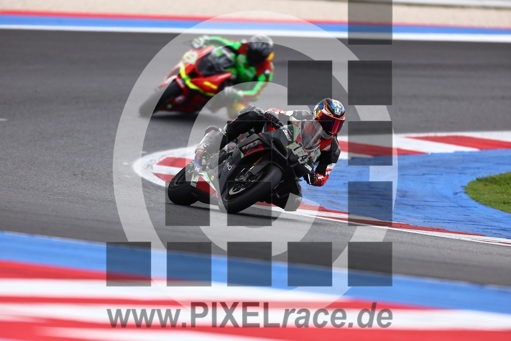 0171-20240928_06201 | Schöne Erinnerungen an spannende Momente - das festzuhalten ist unser Job. PIXELrace.de ist seit 2003 auf den Rennstrecken Europas unterwegs um die Action draußen beim Fahren und die wunderbare Stimmung imm Fahrerlager für euch einzufangen.