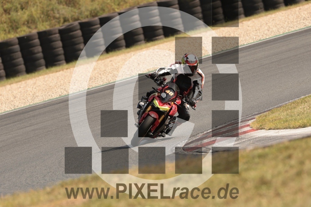 0048-20250814_13039 | Schöne Erinnerungen an spannende Momente - das festzuhalten ist unser Job. PIXELrace.de ist seit 2003 auf den Rennstrecken Europas unterwegs um die Action draußen beim Fahren und die wunderbare Stimmung imm Fahrerlager für euch einzufangen.