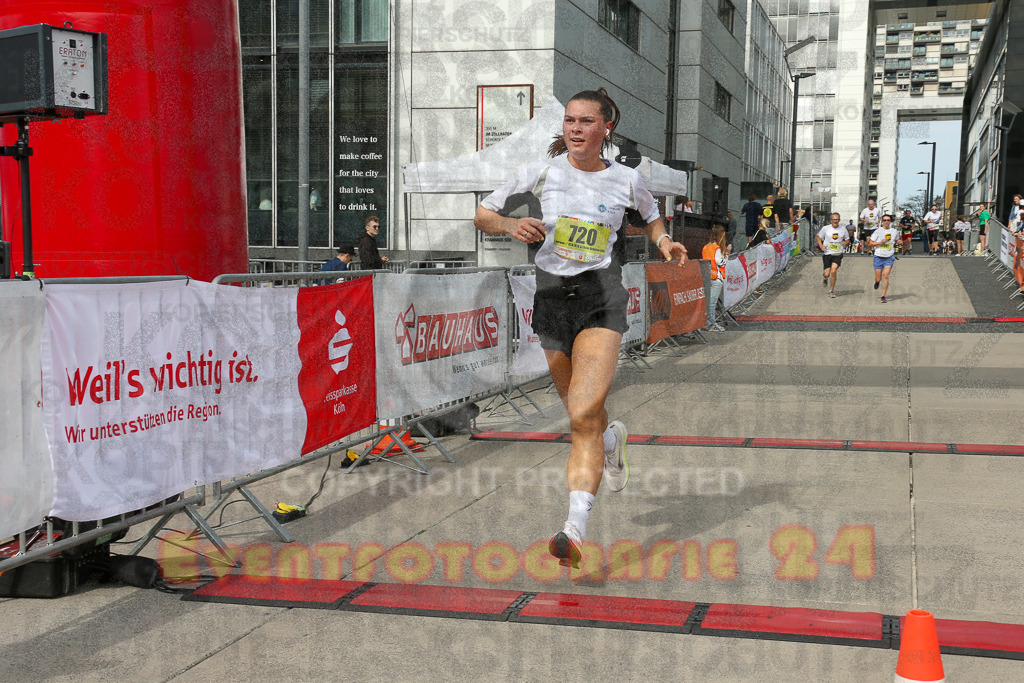 250920_1327_EX1_4765 | Sportfotografie im Rhein-Sieg Kreis, Köln, Bonn, NRW, Rheinland Pfalz, Hessen, etc. Unser Tätigkeitsfeld umfasst den Laufsport vom Volkslauf über den Marathon, Duathlon, Triathon bis zum Ultralauf wie Kölnpfad Ultra oder Schindertrail.