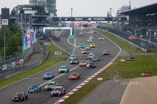 24hNbr21_089656ES_ES | Motorsport-Fotografie: DTM, 24h Nürburgring und GT-Action in hochauflösenden Bildern. Entdecke packende Rennmomente & Impressionen direkt aus der Boxengasse. - Realisiert mit Pictrs.com