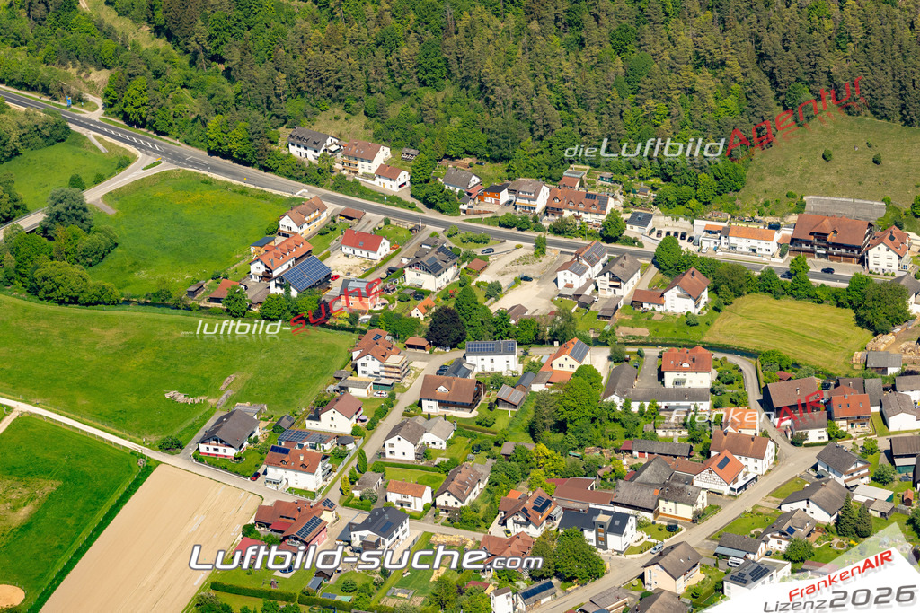 Das Luftbild zeigt : Enkering Kinding - Die Luftaufnahme wurde 2024 vom UL-Flugzeug aus erstellt ( keine Drohne ) - Hochauflösende Luftaufnahme - Für grossformatige Ausdrucke geeignet. Die Geschenkidee !Mit Lizenz und Bildrechte bestellbar