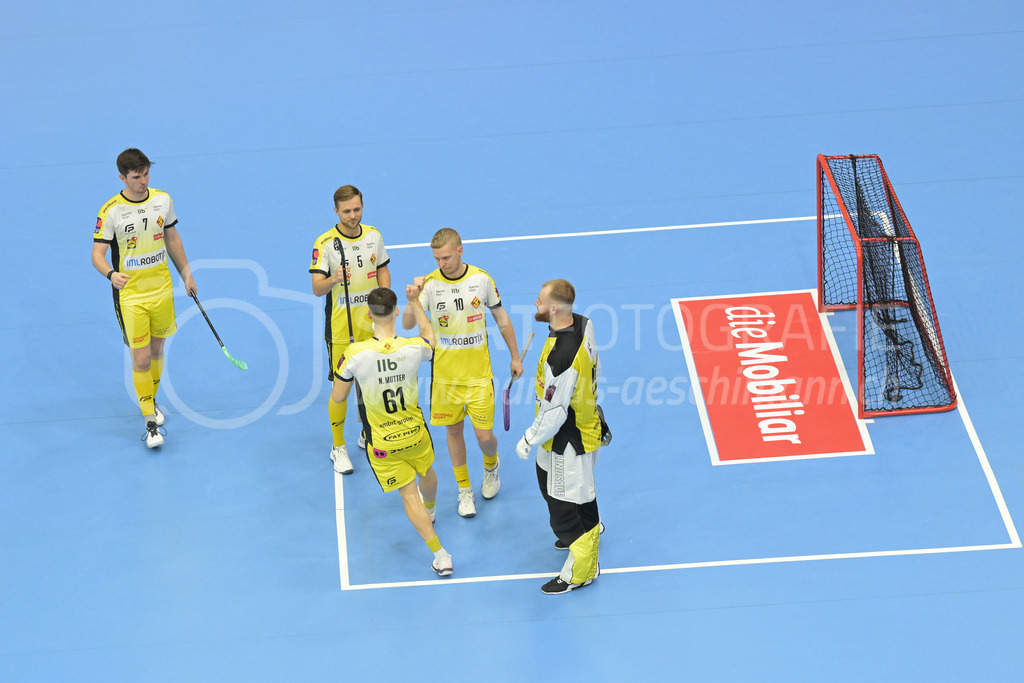 Zug United vs HC Rychenberg - 22. February 2025 | Zug United vs HC RychenbergSporthalle Wankdorf, BernStarting Six mit Levin Conrad (#7 HC Rychenberg Winterthur), Johan Larsson (#5 HC Rychenberg Winterthur), Nico Mutter (#61 HC Rychenberg Winterthur), Markus Lindgjerdet (#10 HC Rychenberg Winterthur) und Nicolas Schüpbach (#54 HC Rychenberg Winterthur).Bild: Sportfotografie Markus Aeschimann | www.markus-aeschimann.ch - Realisiert mit Pictrs.com