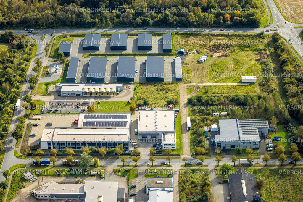 Huenxe241009825 | Luftbild, Garagen Anlage Otto-Hahn-Straße mit HotWash Hünxe und INLIGHT GmbH & Co. KG Beleuchtungsgeschäft im Industrie- und Gewerbepark Hünxe Bucholtwelmen-West, Bucholtwelmen, Hünxe, Niederrhein, Nordrhein-Westfalen, Deutschland