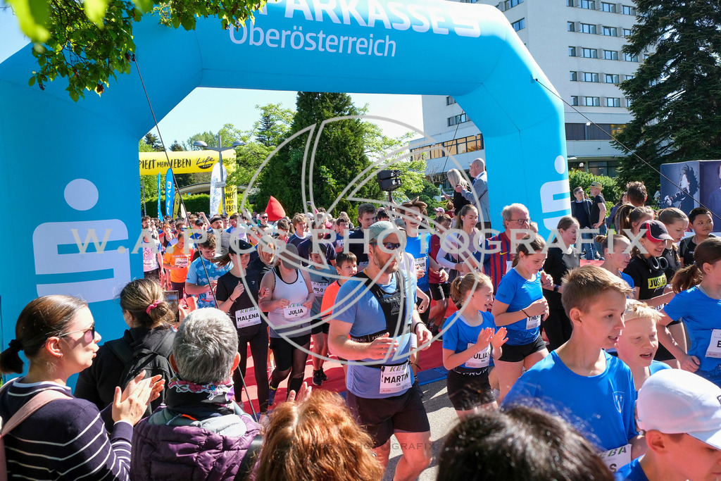 ..... | LINZ,AUSTRIA,27.April 24, Int. 3 Brückenlauf Linz  , Image shows: Photo: WAPICS / Michael ring