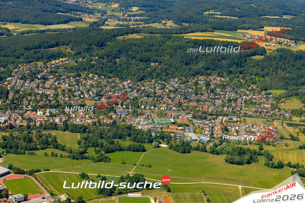 Aktuelles Luftbild von Altstadt Hersbruck - Die Luftaufnahme wurde 2022 mittels UL-Flugzeug erstellt ( keine Drohne ) - hochauflösende Kamera-Systeme von  Canon -Beste Qualität - Für grossformatige Ausdrucke geeignet. Die Geschenkidee !