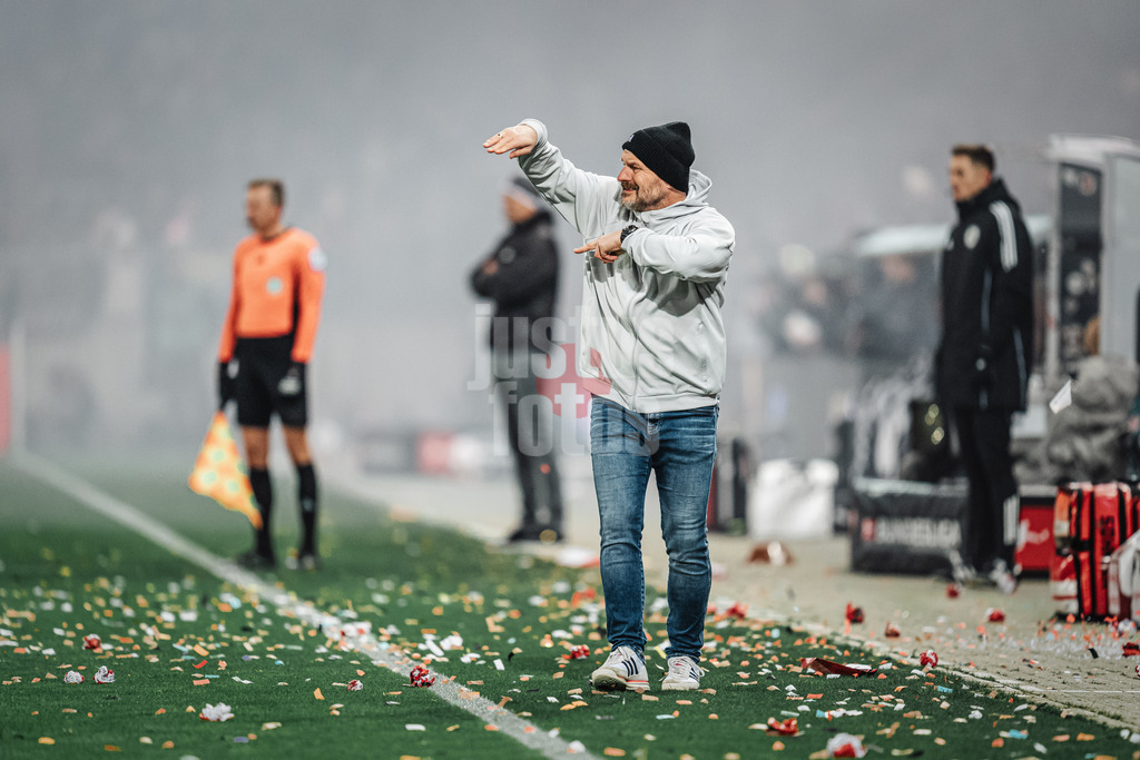 Fußball | Männer | Saison 2025/2026  | Fußball-Bundesliga | 11. Spieltag | FC St. Pauli vs. 1. FC Union Berlin | 23.11.2025 | Trainer Steffen Baumgart (1. FC Union Berlin) gibt Anweisungen