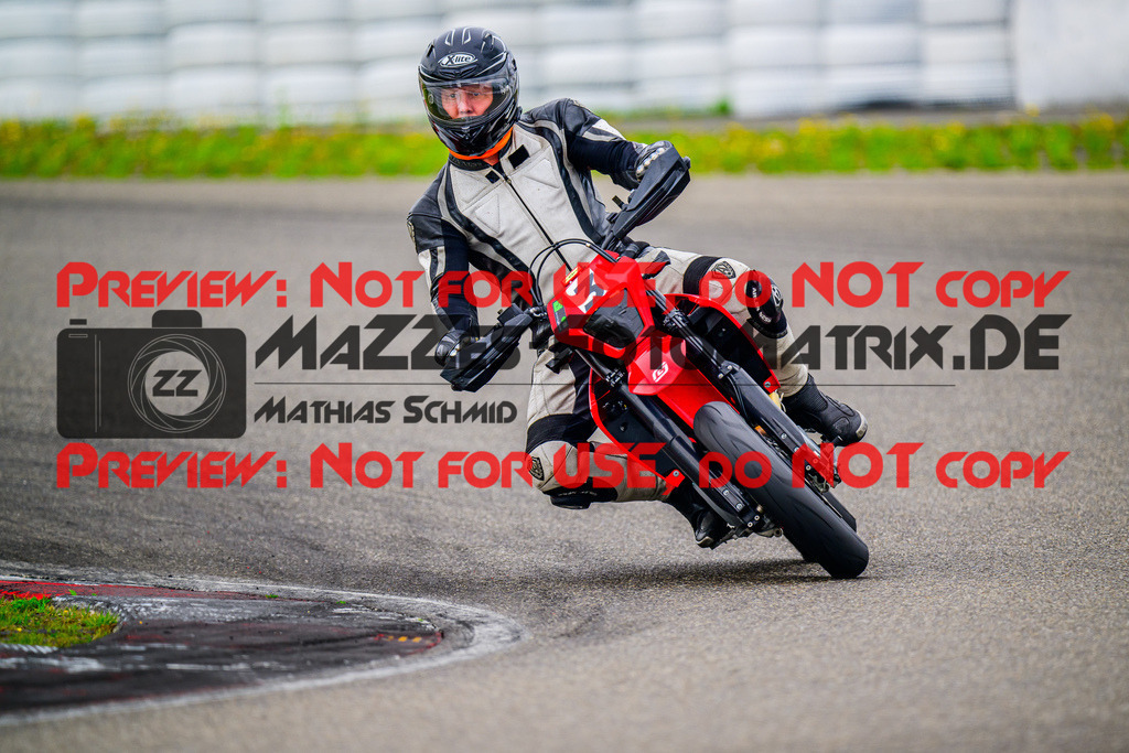 MaZZes_FotoMatrix_240804_6007705_2698 | Fotograf Mathias Schmid
Sportfotograf,
Eventfotograf,
Hochzeitsfotograf,
Portraitfotograf