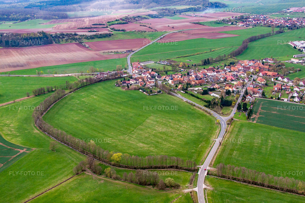 Luftbild: Ortsansicht von Norden im Ortsteil Simmershausen in Römhild im Bundesland Thüringen in Deutschland. Foto: IMG_64039.jpg vom 04.04.2014 durch Werner Riehm/FLY-FOTO.de
