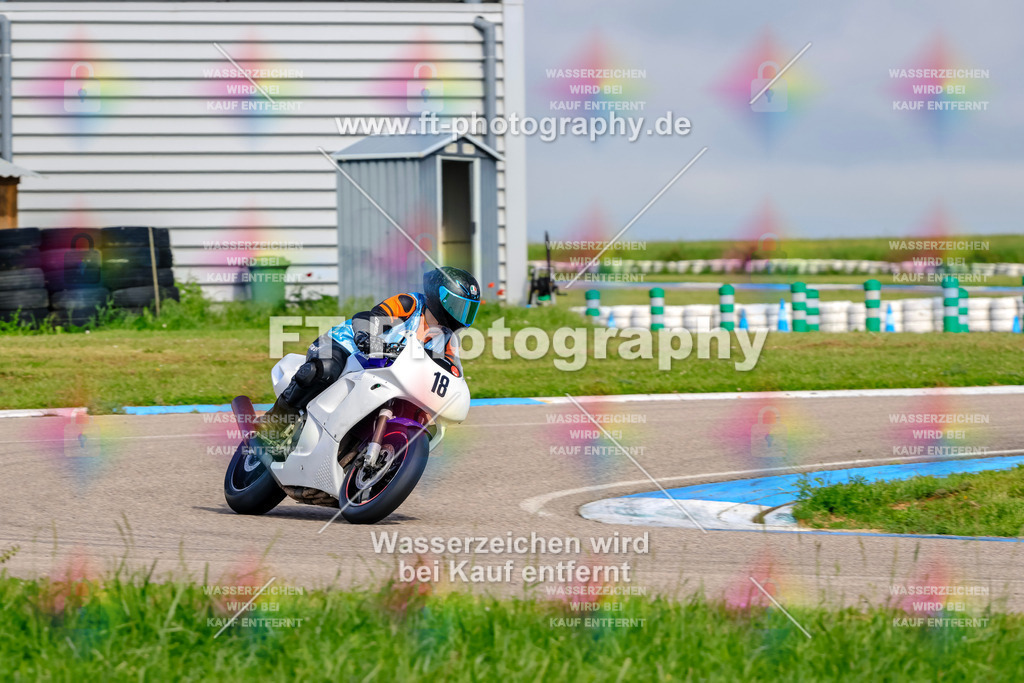 MotoTeam-8429 | Hier findet Ihr Bilder von Touristenfahrten auf der Nürburgring Nordschleife oder von anderen Veranstaltungen die ich besucht habe. Viel Spass beim Durch Schauen 