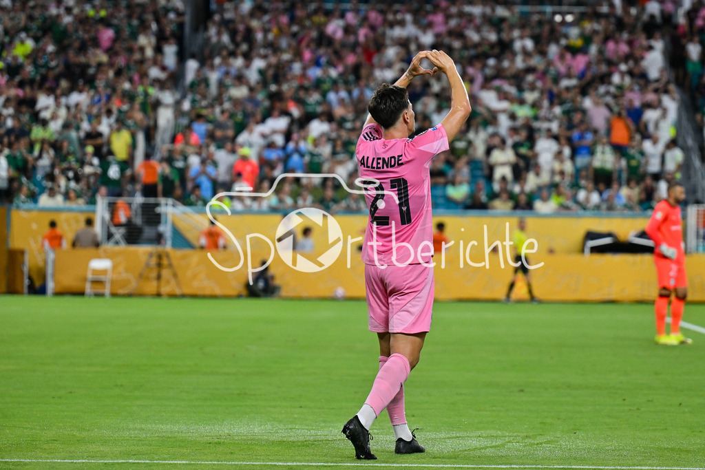 Inter Miami CF - Palmeiras Sao Paulo | Jubel nach dem Treffer zum 1-0 durch Tadeo ALLENDE (Inter Miami 21) / Tor / Torschuetze / Freude / Happy / FIFA Club World Cup: Inter Miami CF - Palmeiras Sao Paulo, Hard Rock Stadium am 23.06.2025 / NOT FOR SALE IN USA