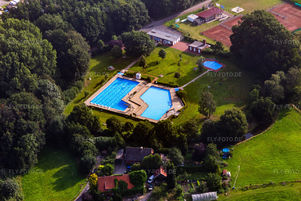 Luftbild: Freibad in Velen im Bundesland Nordrhein-Westfalen in Deutschland. Foto: IMG_008273.jpg vom 18.07.2020 durch Werner Riehm/FLY-FOTO.de