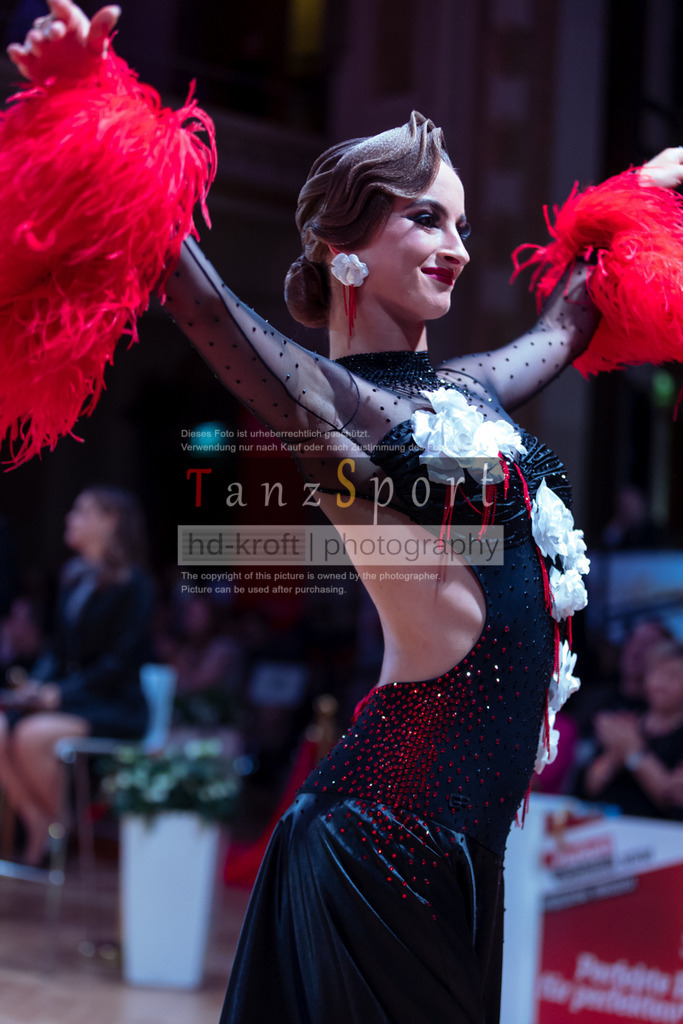 20250706_WDSF_World_Open_Std-dC25-5944 | Tanzsportbilder, Standardtanz, Lateintanz, WDSF, DTV, LTVB, dancecomp, goc, hessen tanzt, blaues band der spree, walzer, tango, wiener walzer, slowfox, quickstepp, samba, rumba, cha-cha-cha, paso doble. jive, hd-kroft photography, turniertanzsport