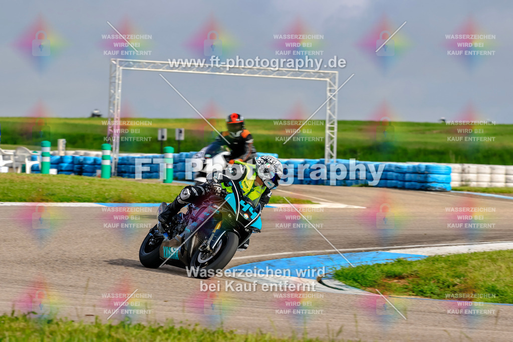 MotoTeam-8239 | Hier findet Ihr Bilder von Touristenfahrten auf der Nürburgring Nordschleife oder von anderen Veranstaltungen die ich besucht habe. Viel Spass beim Durch Schauen 