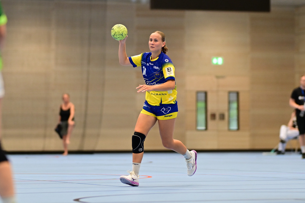 Handball I Frauen I Saison 2025-2026 I 3. Liga Staffel Nord I 2. Spieltag I Buxtehuder SV II - SC SFN Vechta | Der Sportfotograf. - Realisiert mit Pictrs.com