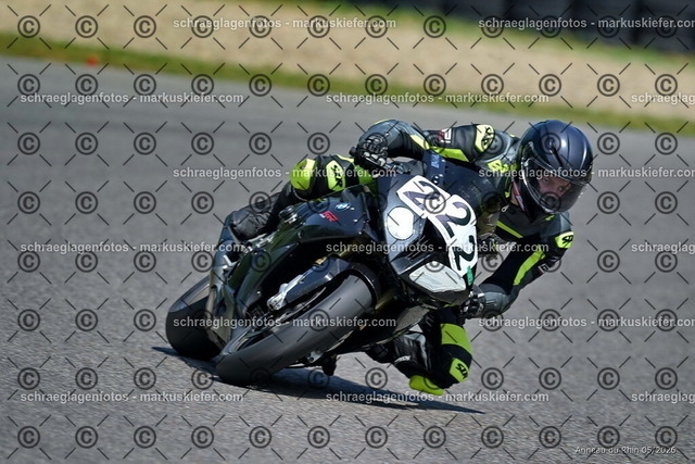 26BT02-1692 | markuskiefer.com - Realisiert mit Pictrs.com
