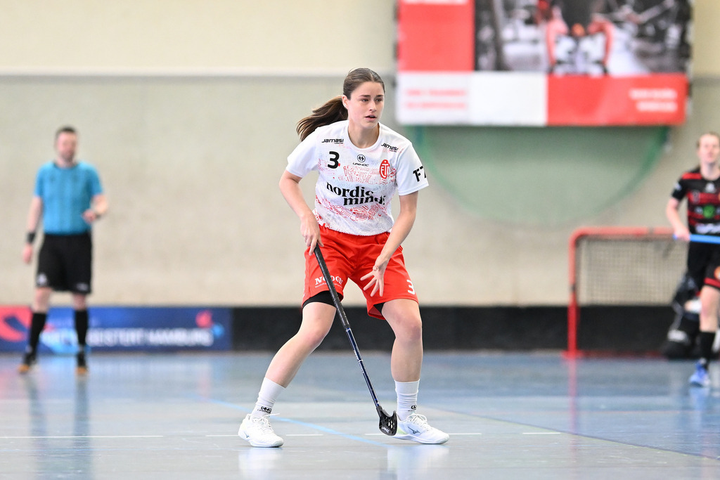 Floorball I Frauen I Saison 2023-2024 I 1. Frauen Floorball-Bundesliga I Playoffs 3. Spieltag I ETV Lady Piranhhas Hamburg - Dümptener Füchse | Randi Kleerbaum (3, ETV Lady Piranhhas Hamburg) - Realisiert mit Pictrs.com