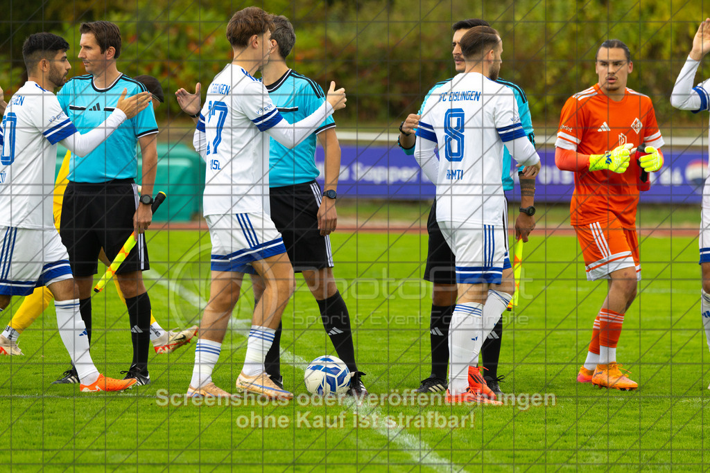 20261010_152821_0312_(c)_by_PhotoPeet | #,1.FC Eislingen (weiß) vs. TSV Bernhausen (lila), Fussball, Landesliga 2 - wfv, 11. Spieltag, Saison 2026/2027, Rasenplatz, Eichbachstation, Haldenstraße, 73054 Eislingen, 10.10.2026 - 15:30 Uhr,Foto: PhotoPeet / Sport- &amp; Eventfotografie / Peter Harich