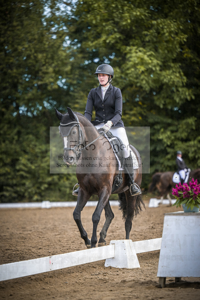 DOS_2059 | Entdecke hochwertige Reitturnierfotos von Foto Oger. Professionell, emotional und authentisch – jetzt Lieblingsmomente im Shop bestellen.Deutschlandweite Turnierfotografie. - Realisiert mit Pictrs.com