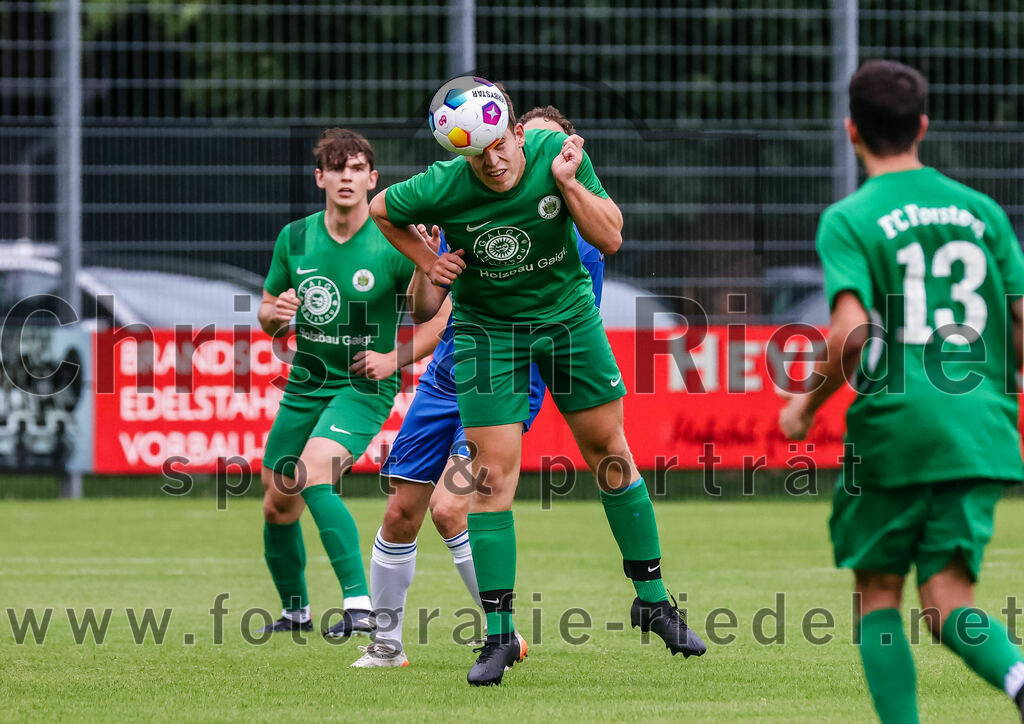 2023-08-04_053_FC_Forstern_gegen_FC_Langengeisling_II | Forstern, Deutschland, 04.08.2023:
Fußball, Kreisklasse 2023 / 2024, 1. Spieltag, FC Forstern gegen FC Langengeisling II, Endergebnis: 2:1

Michael Simon (FC Forstern, #8)

Foto: Christian Riedel / fotografie-riedel.net