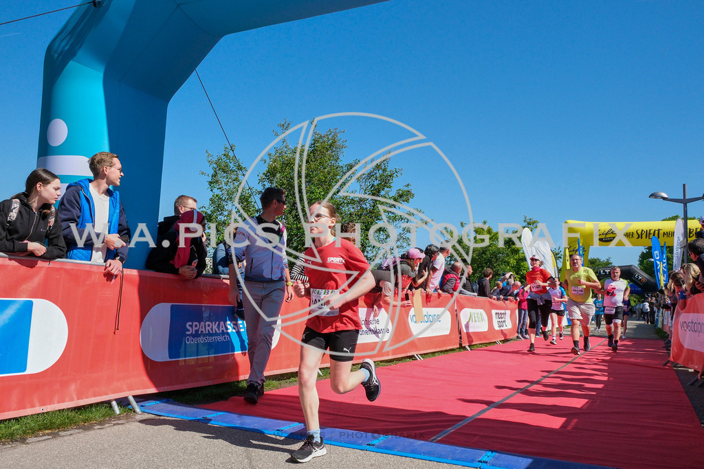 ..... | LINZ,AUSTRIA,27.April 24, Int. 3 Brückenlauf Linz  , Image shows: Photo: WAPICS / Michael ring