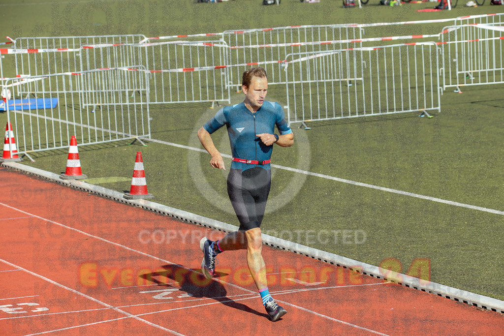 220424_0948_EX1_4028 | Sportfotografie im Rhein-Sieg Kreis, Köln, Bonn, NRW, Rheinland Pfalz, Hessen, etc. Unser Tätigkeitsfeld umfasst den Laufsport vom Volkslauf über den Marathon, Duathlon, Triathon bis zum Ultralauf wie Kölnpfad Ultra oder Schindertrail.