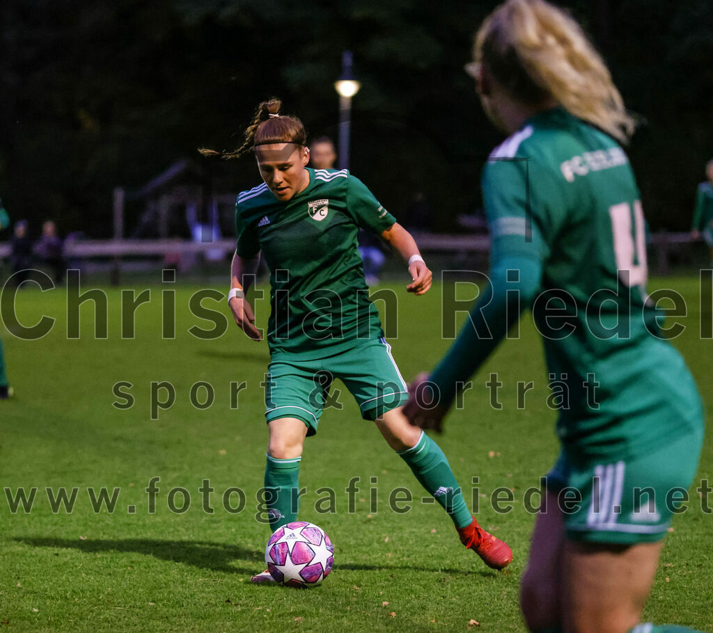 2023-10-21_067_FC_Forstern_gegen_FC_Ezelsdorf | Forstern, Deutschland, 21.10.2023:
Fußball, Frauen Bayernliga 2023 / 2024, 8. Spieltag, FC Forstern gegen FC Ezelsdorf, Endergebnis: 2:1

Alicia Kohl (FC Ezelsdorf, #8)

Foto: Christian Riedel / fotografie-riedel.net