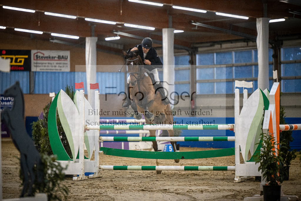 DOS_B943 | Entdecke hochwertige Reitturnierfotos von Foto Oger. Professionell, emotional und authentisch – jetzt Lieblingsmomente im Shop bestellen.Deutschlandweite Turnierfotografie. - Realisiert mit Pictrs.com